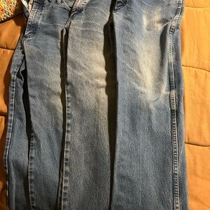 Wrangler Men's Straight Jeans in Faded Blue